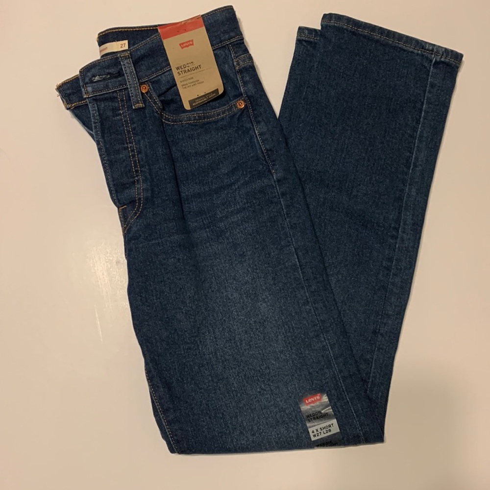Levi’s Wedgie Straight Jeans NWT size 27x28/4s